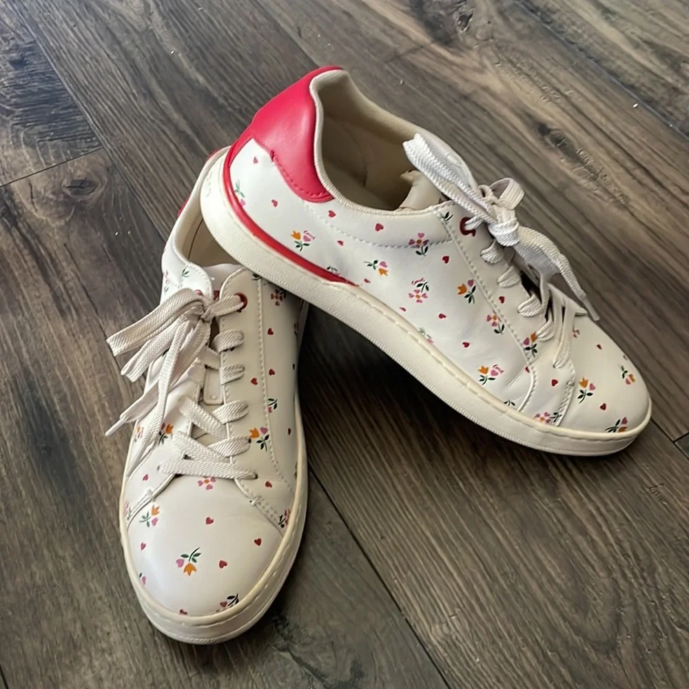 Coach Clip Low Top Sneaker Women 9.5 C7666 85185 1 used Condition Hearts 112024 - Picture 3 of 11